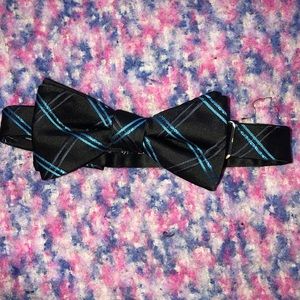 Around the neck clip bow tie